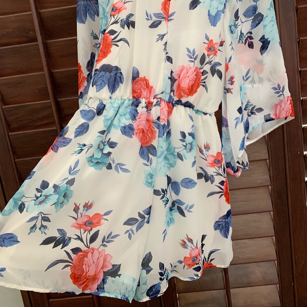 Jumpsuits & Rompers - Picture 4 of 4